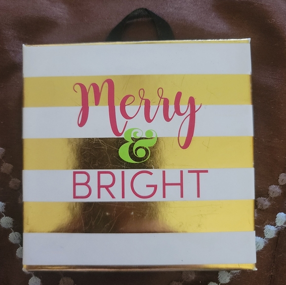 NWT Avenue Elephant Charm Necklace with Earrings Set - Picture 10 of 10